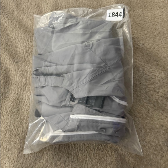 The North Face Quest DryVent Hooded Waterproof Mesh Lined Jacket  Gray Women Med - Picture 8 of 9